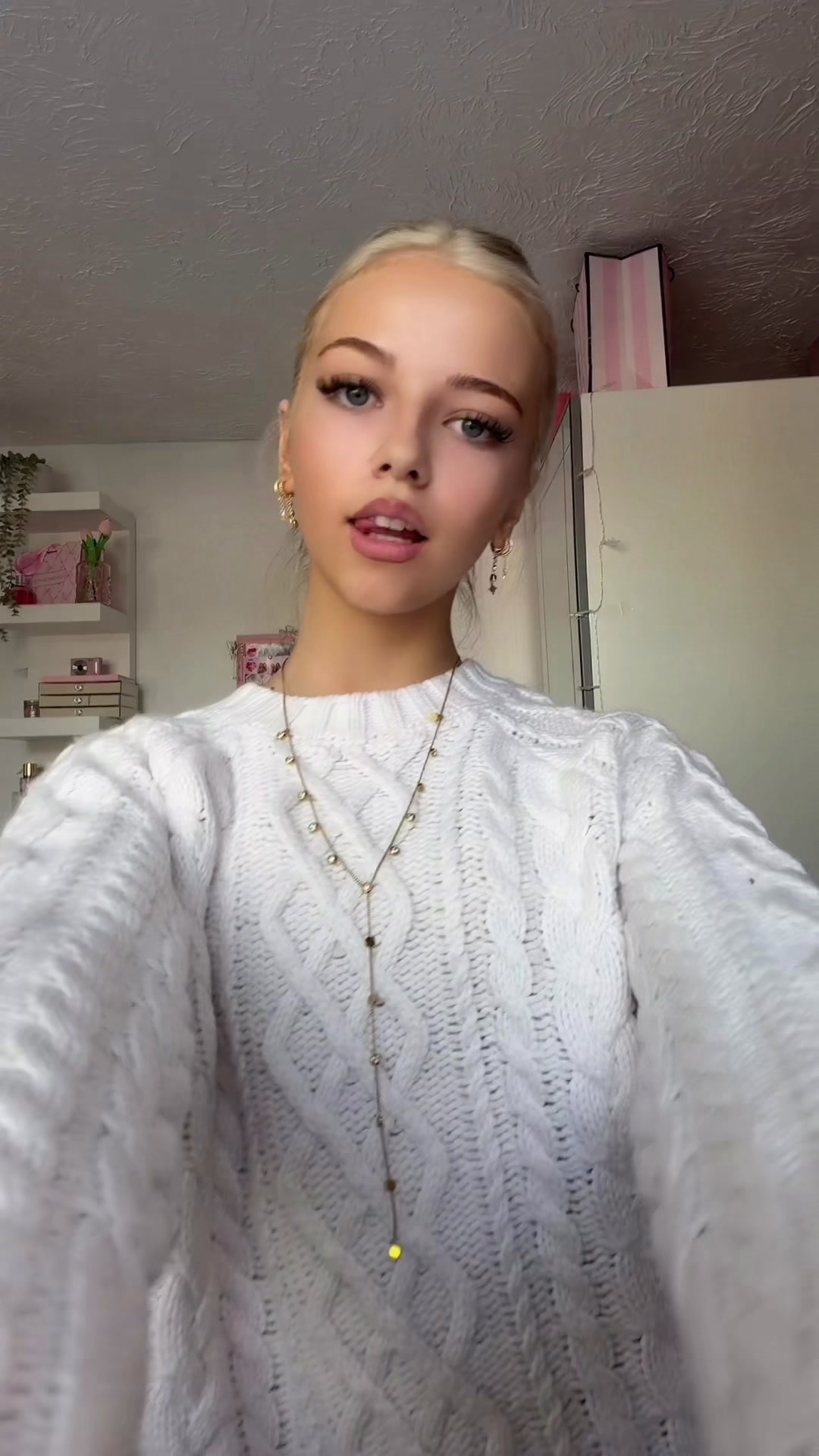 @˙˚𝑐ℎ𝑙𝑜𝑒́🦢˚˙