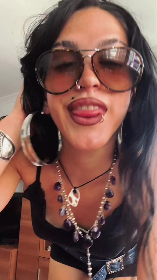 @kinkyera