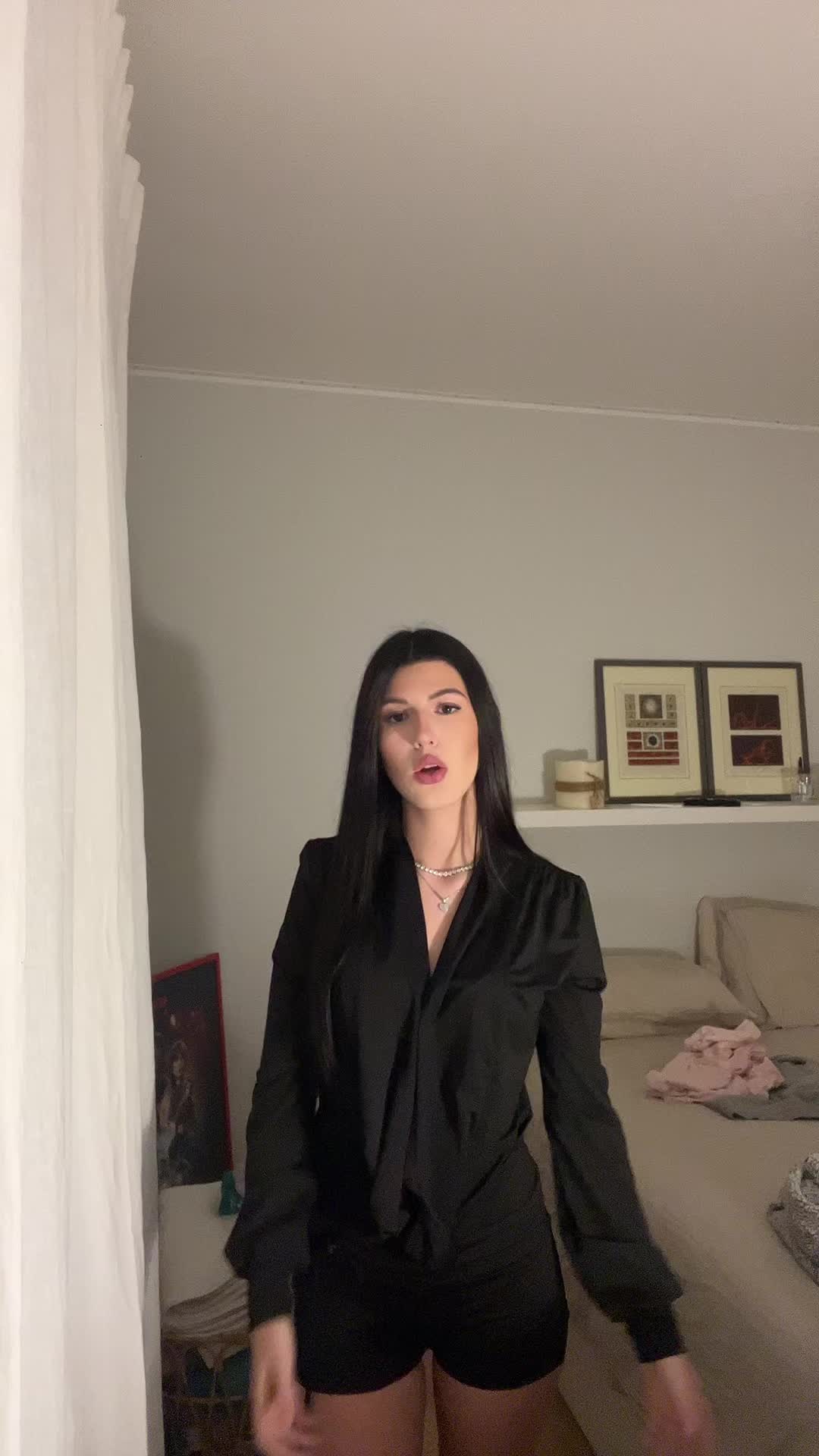 @𝐜𝐚𝐭𝐞