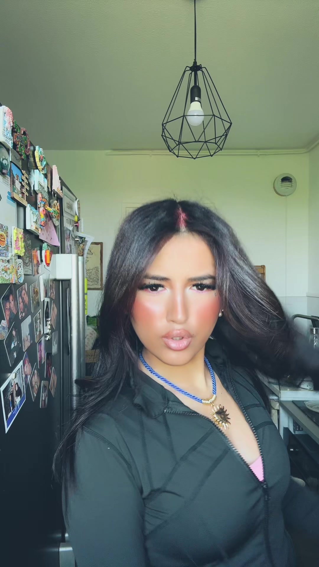 @🖕🏼🌍