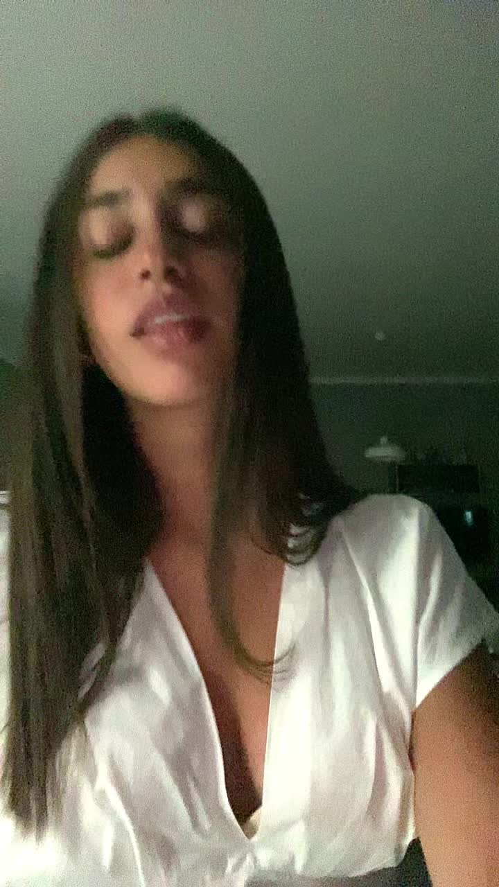 @claudia