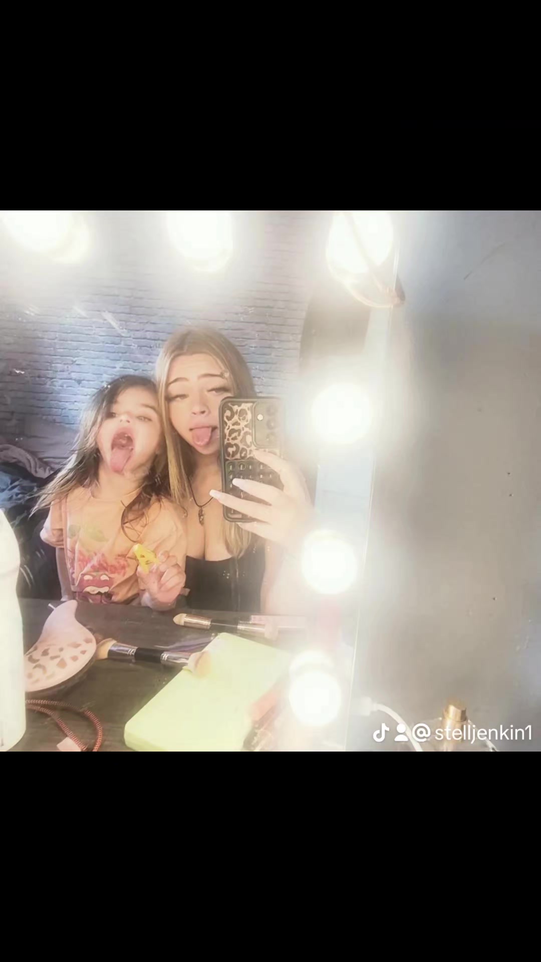 @🪽👱♀️