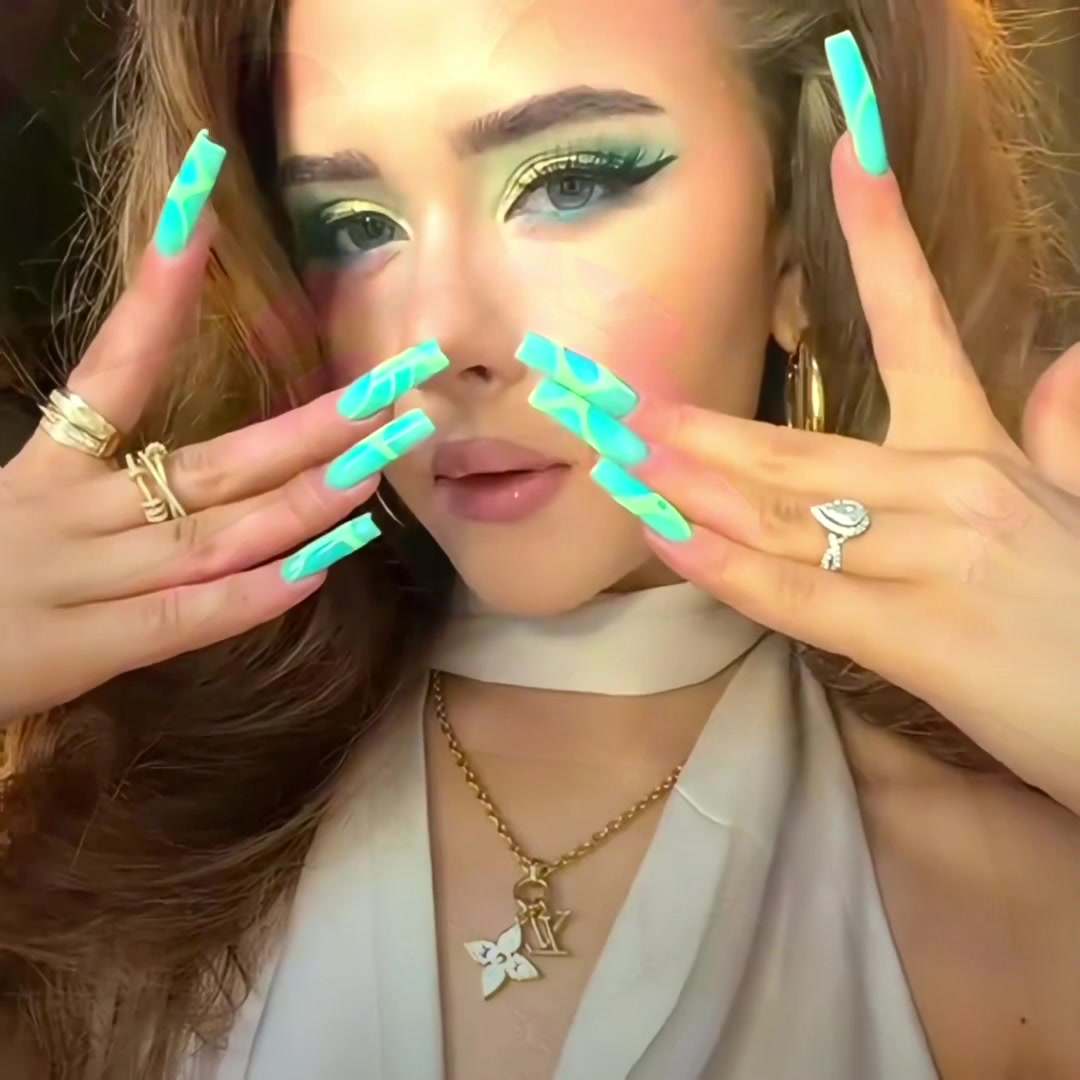 @𝐧𝐢𝐢𝐤𝐚