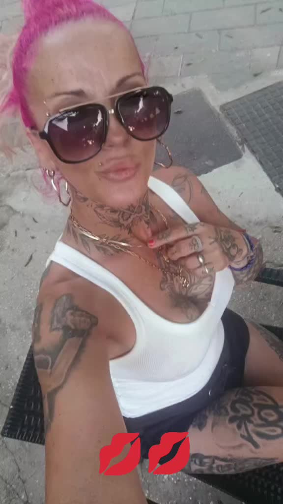@laxoxo