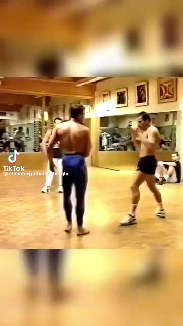 @Jean Claude-van damme