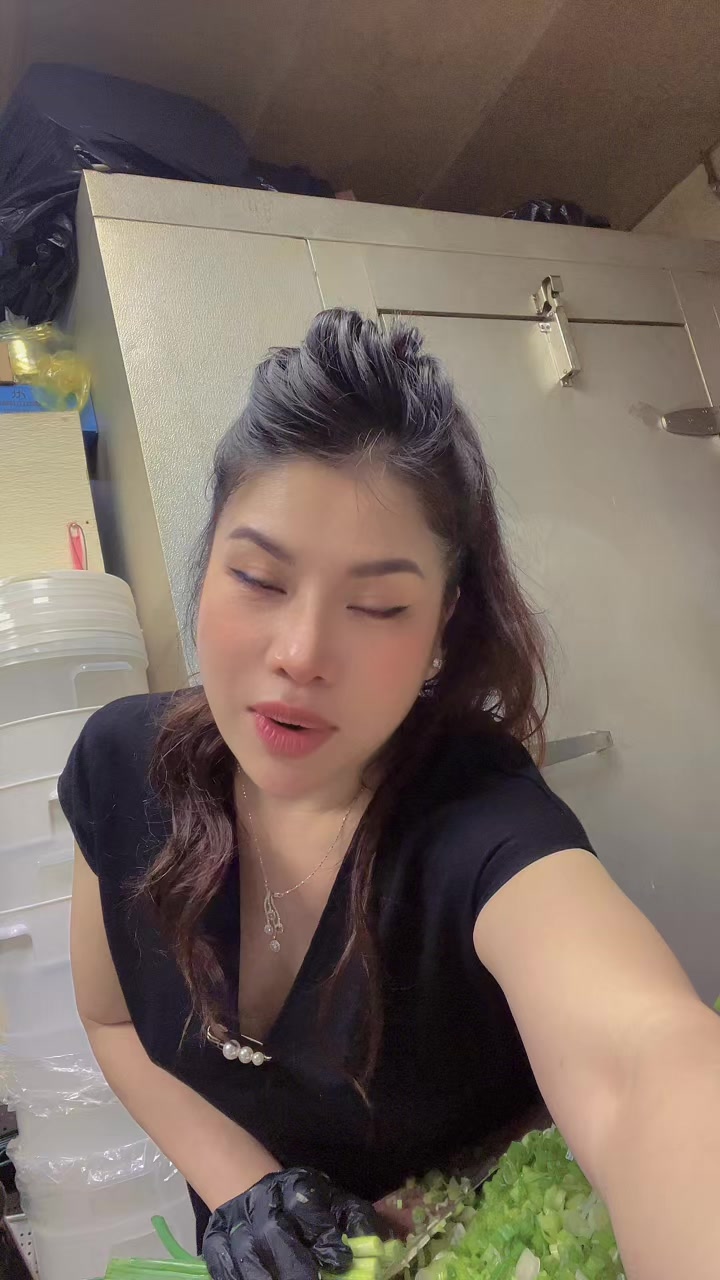 @Hoàng Thuỳ