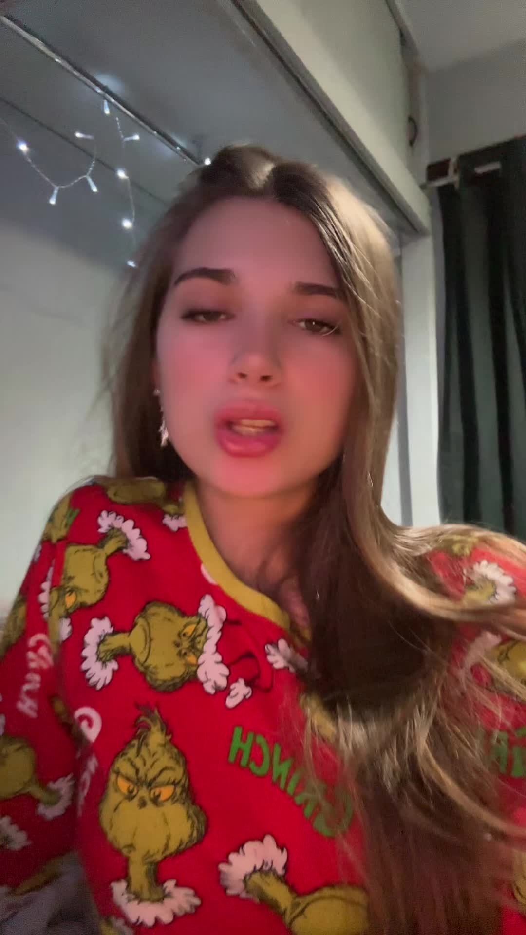 @hollie๐