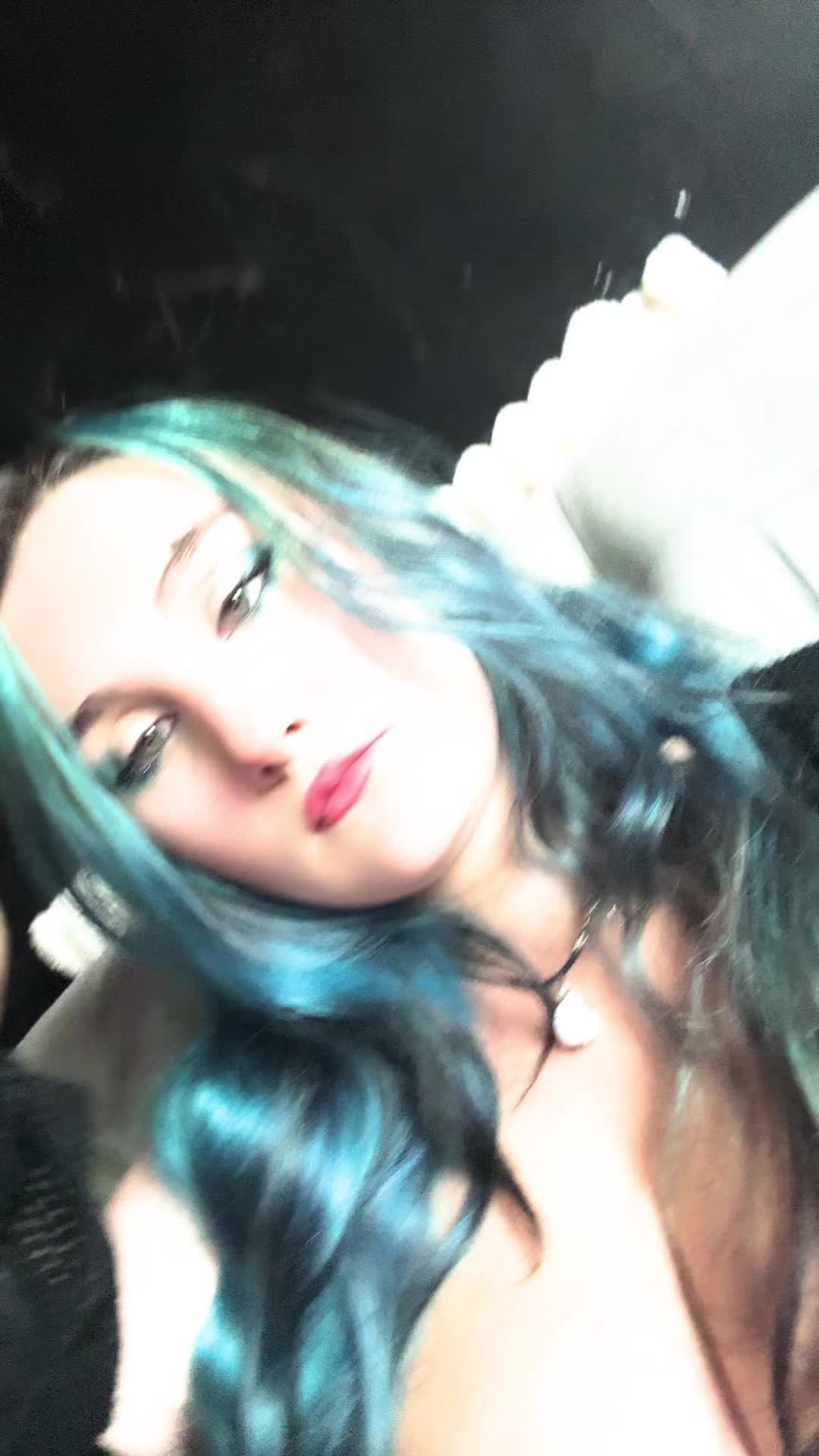 @🥀miku🦇