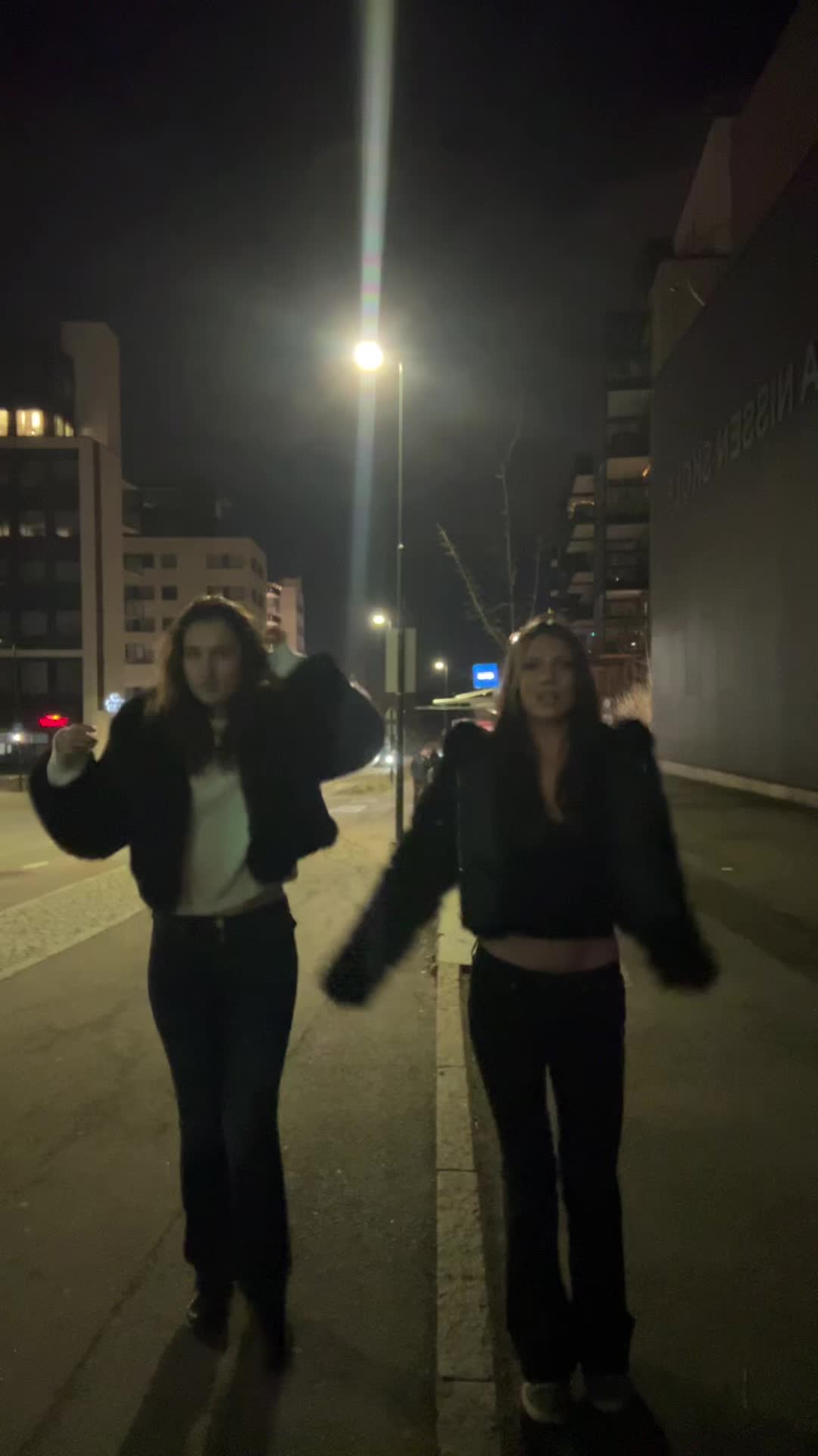 @️