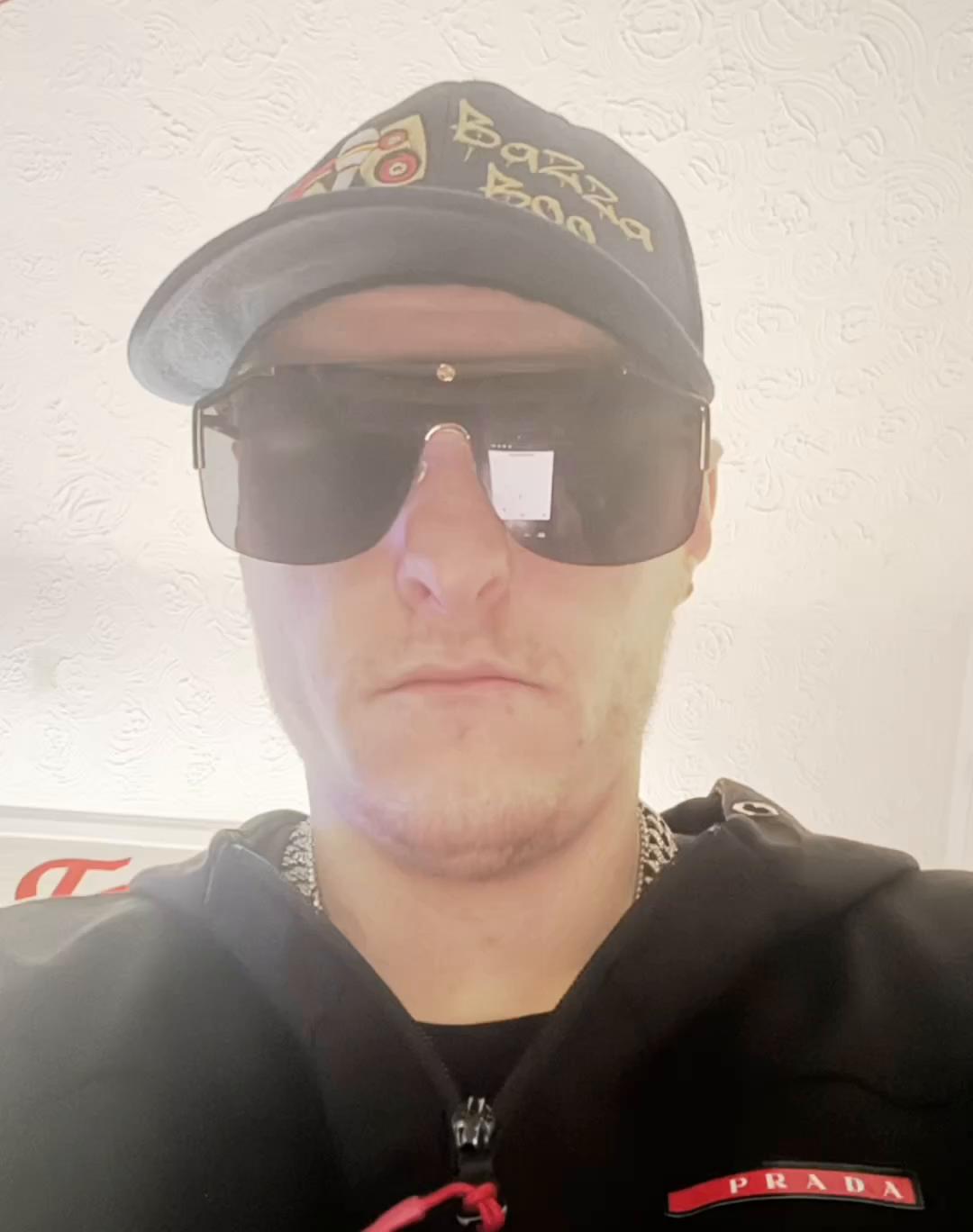 @Bazza_boo_2002
