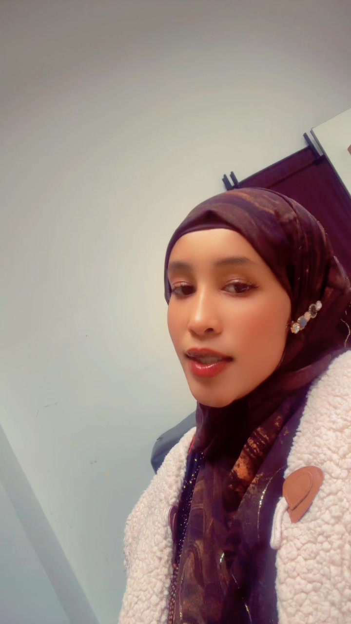 @Dhamo 🦋dhool
