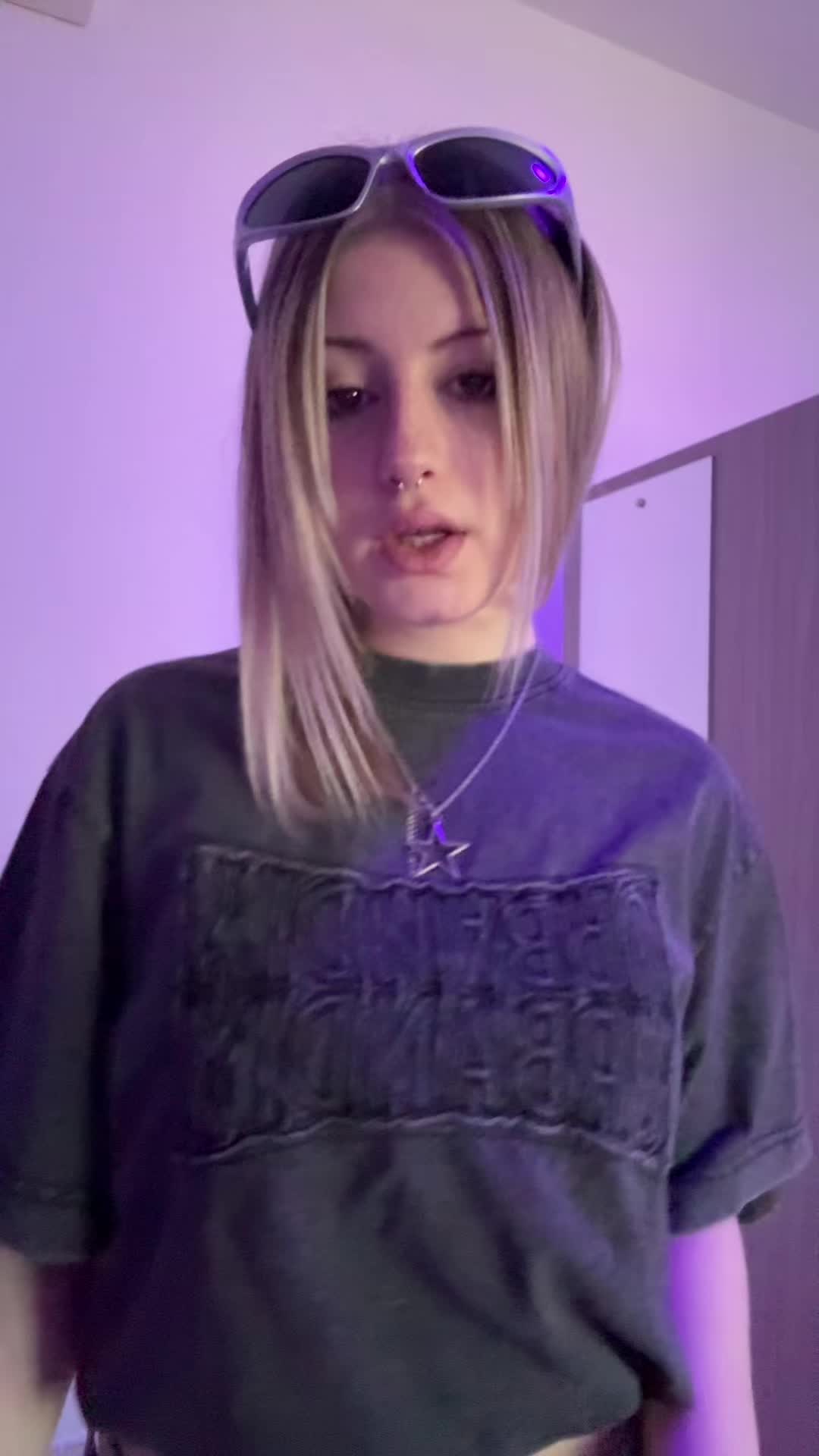 @ari✰