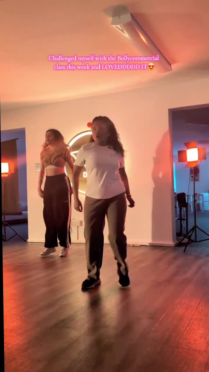 @JustNainika❤️💫