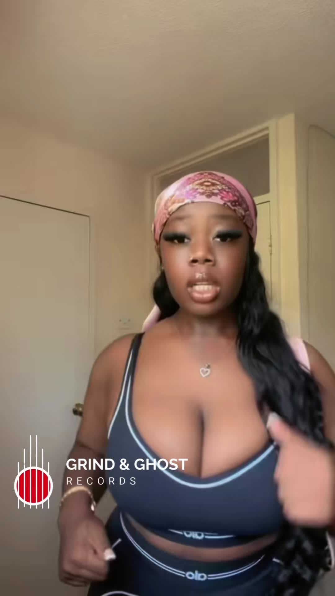 @G N G