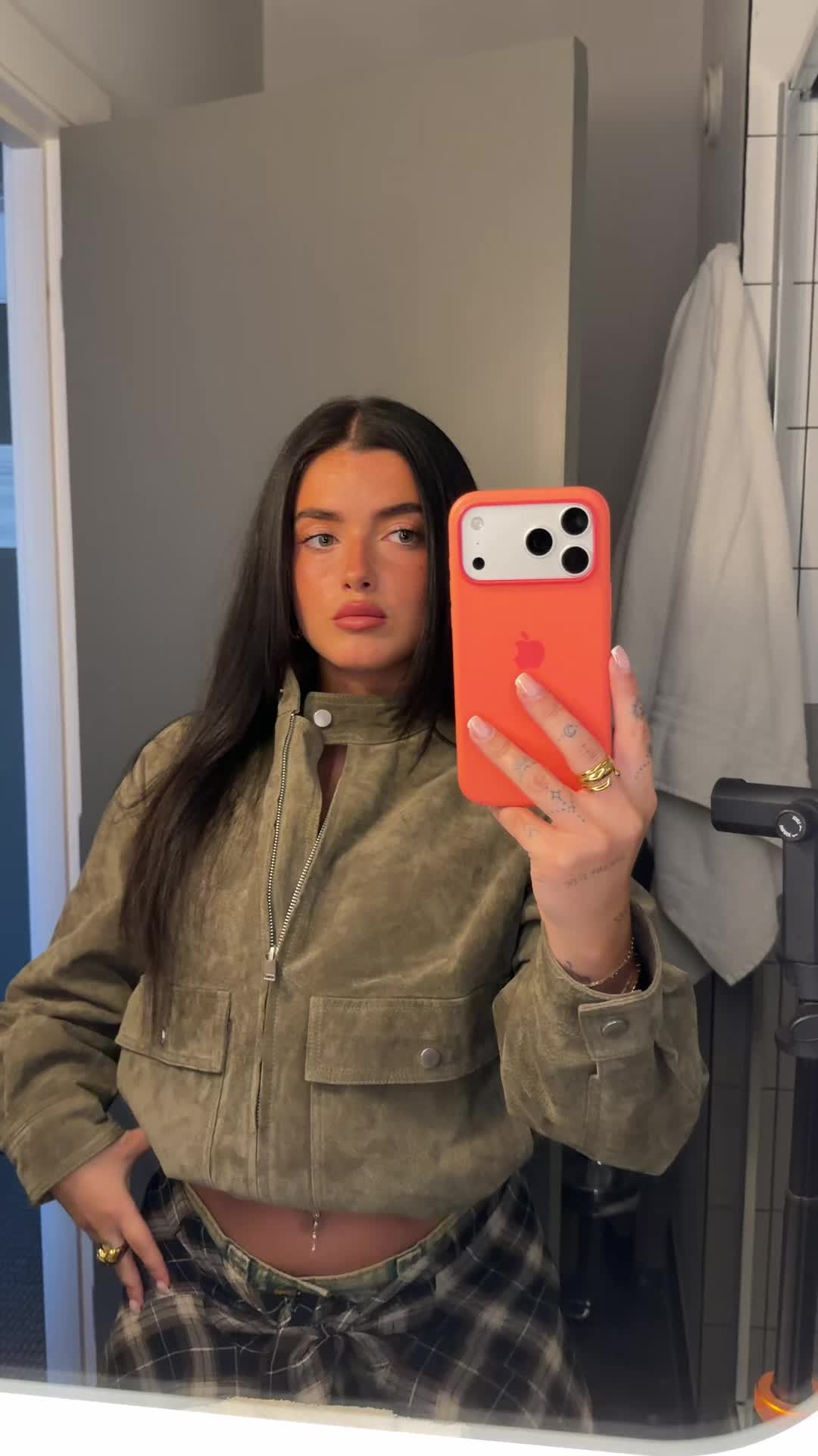 @C H L O E
