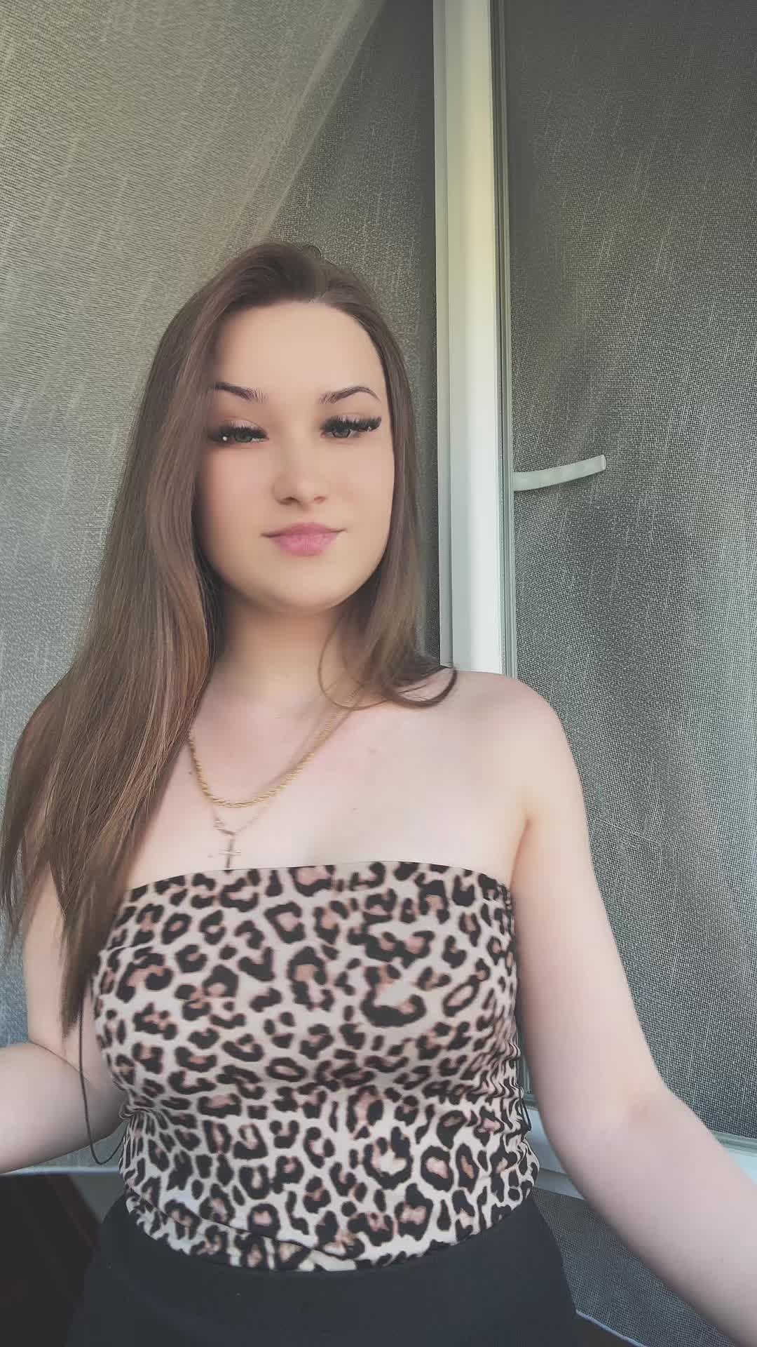 @liviakrjcz&aacute;r30