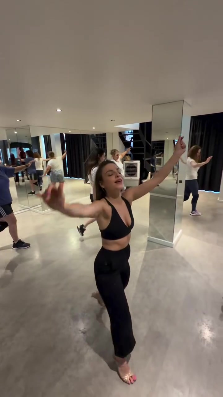 @vaniaapostolidou