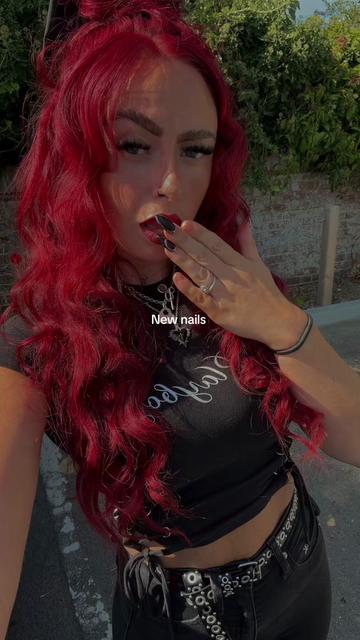@𝕯𝖆𝖓𝖎𝖊𝖑𝖑𝖊 🖤