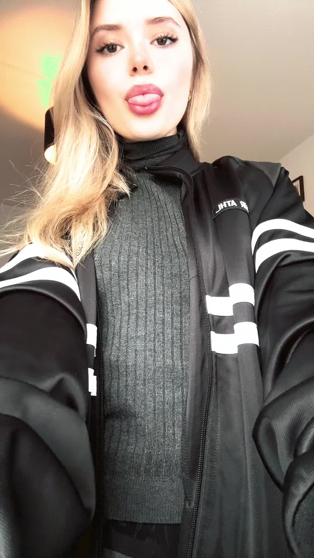 @Adelade