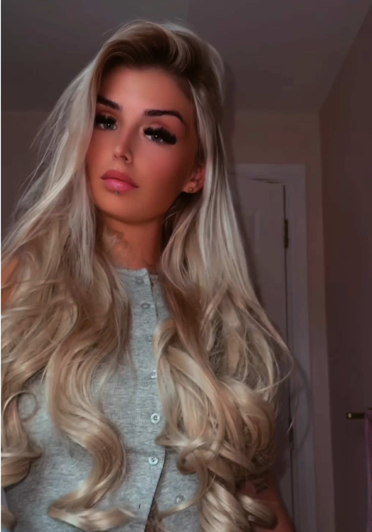 @𝐿𝑒𝒶