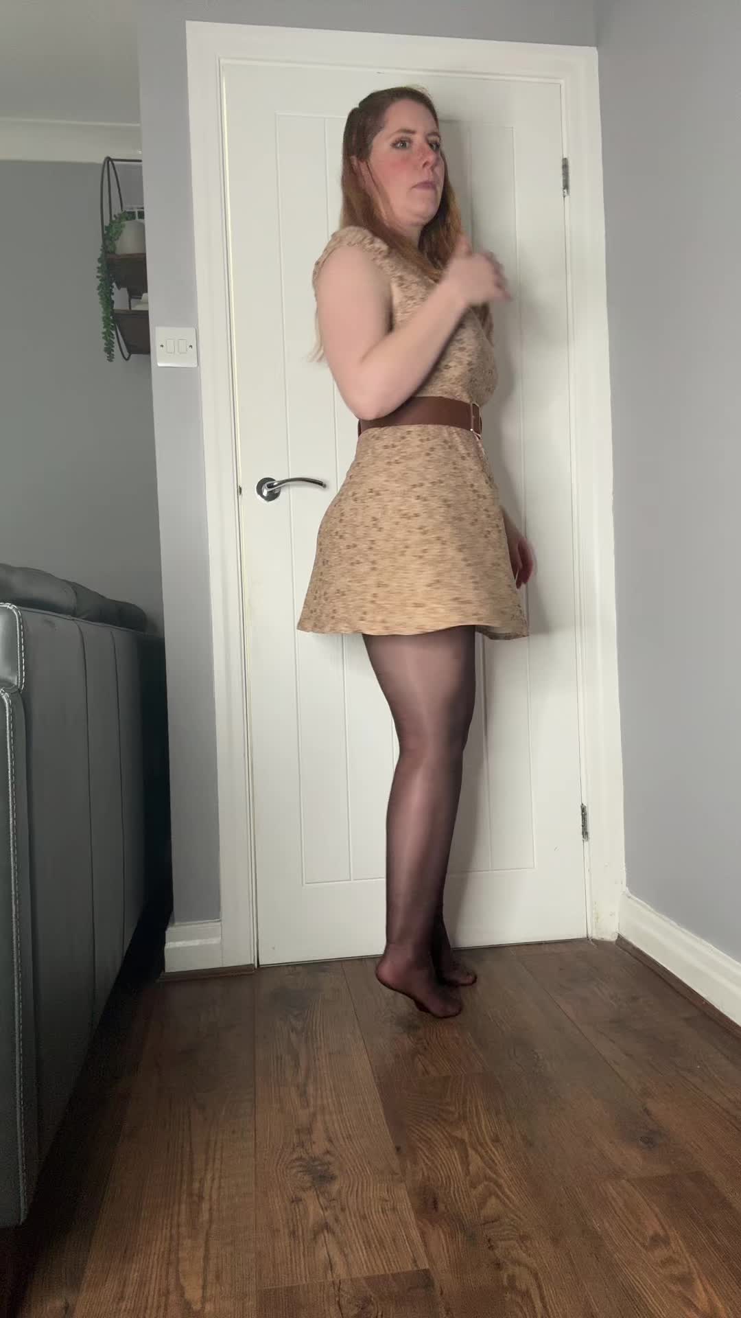 @redheadhollyrose