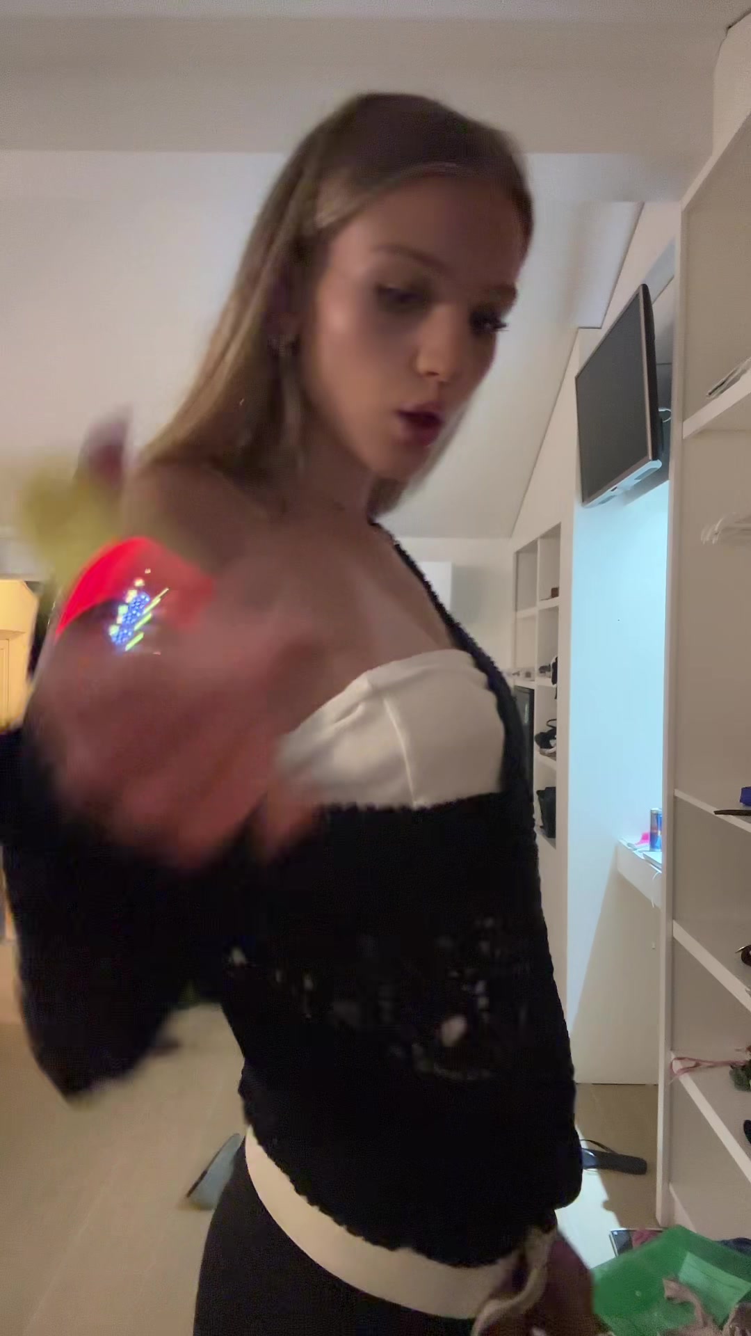@Helena 🌩️