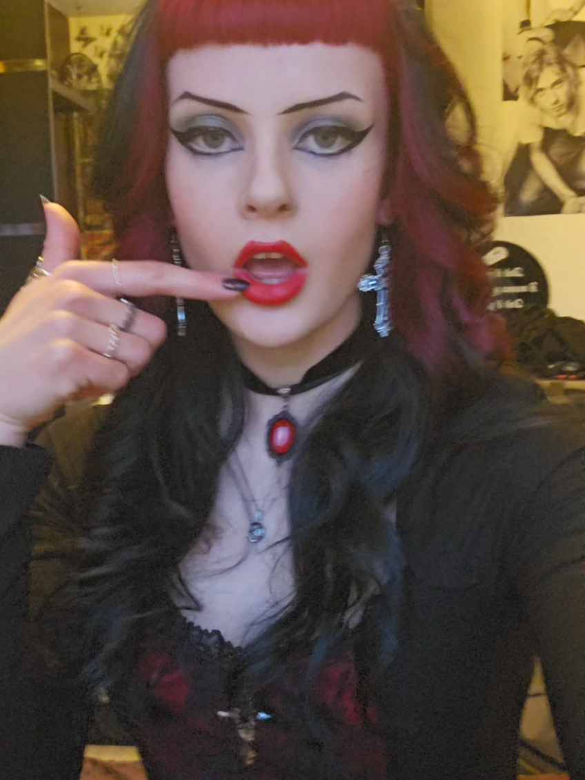 @🦇𝖍𝖆𝖓𝖓𝖆𝖍🦇
