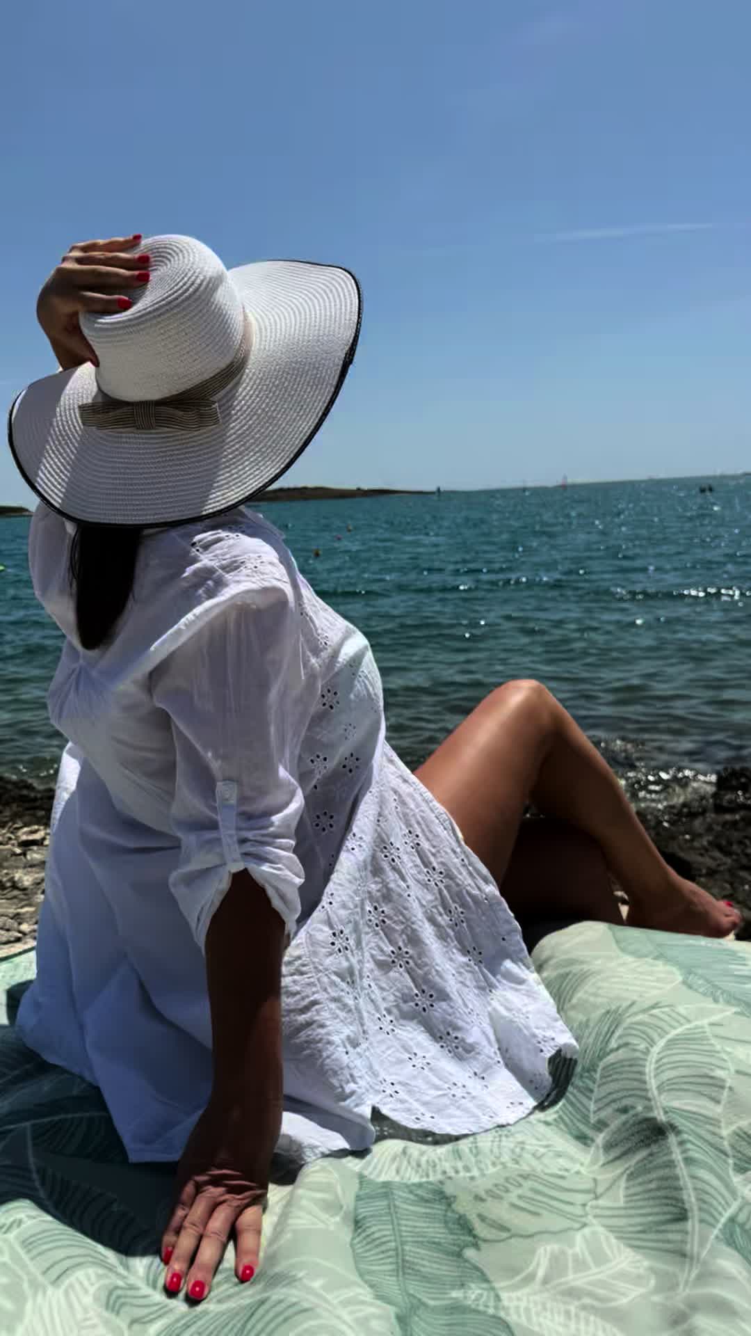 @erikakovacs_official
