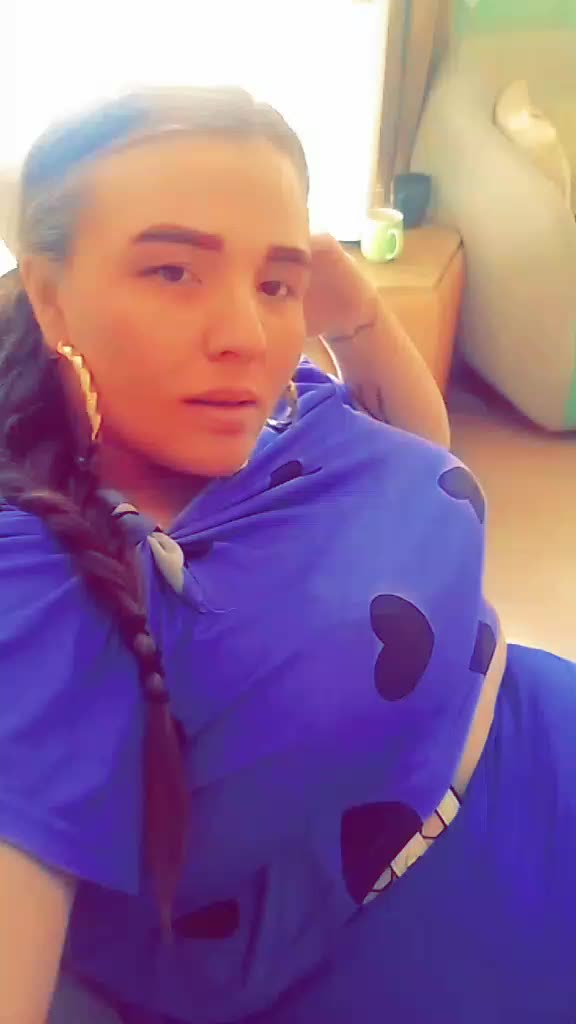 @annielizzybee1992