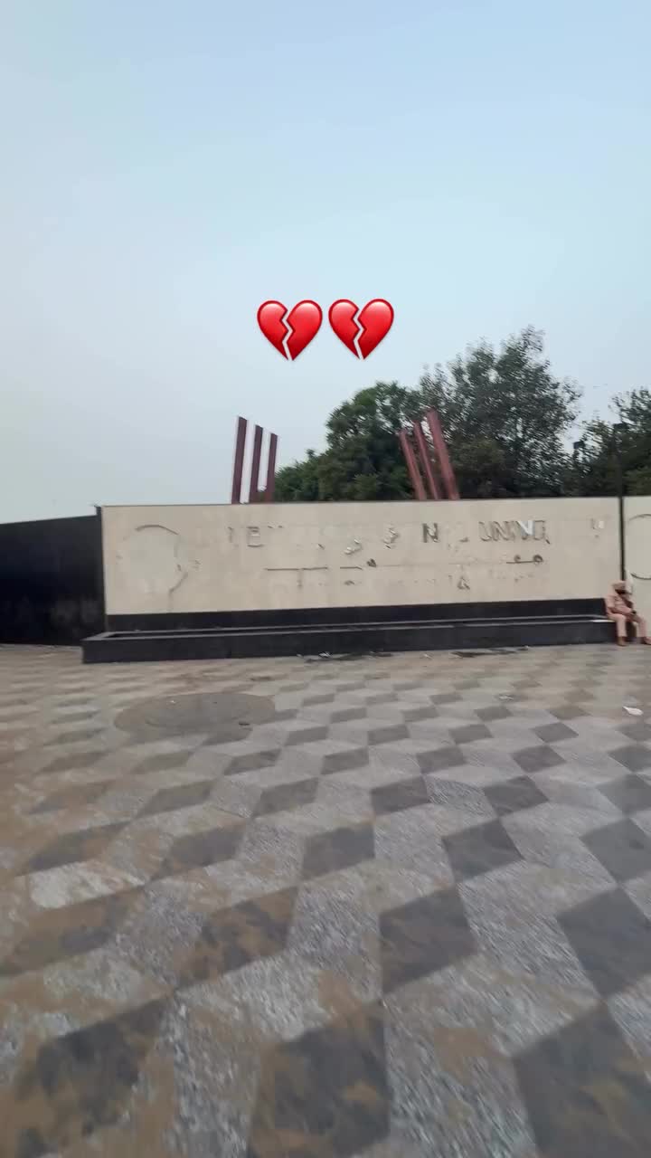 @Yeh Kali Kali ankhe 👀