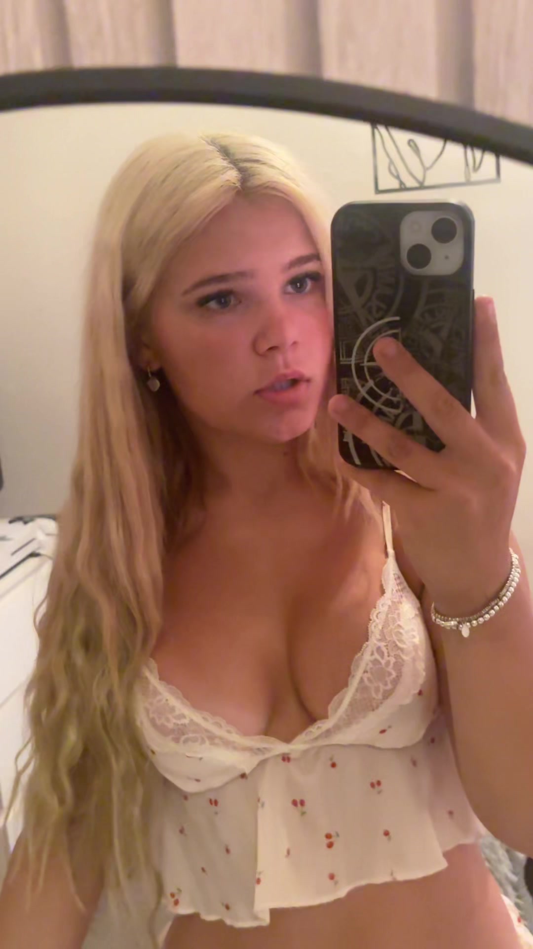 @laceylivex1