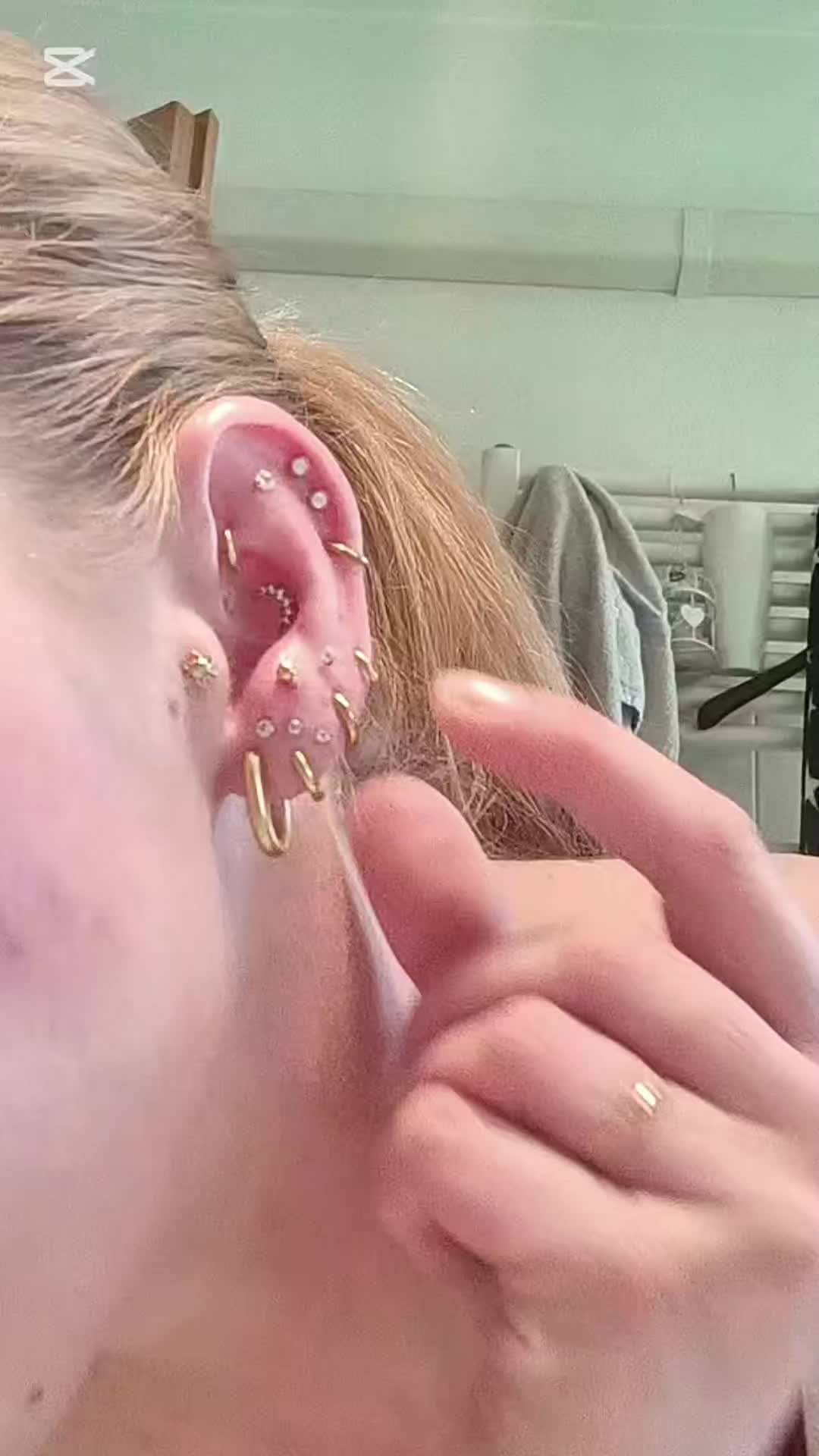 @EarModel 👂🏼