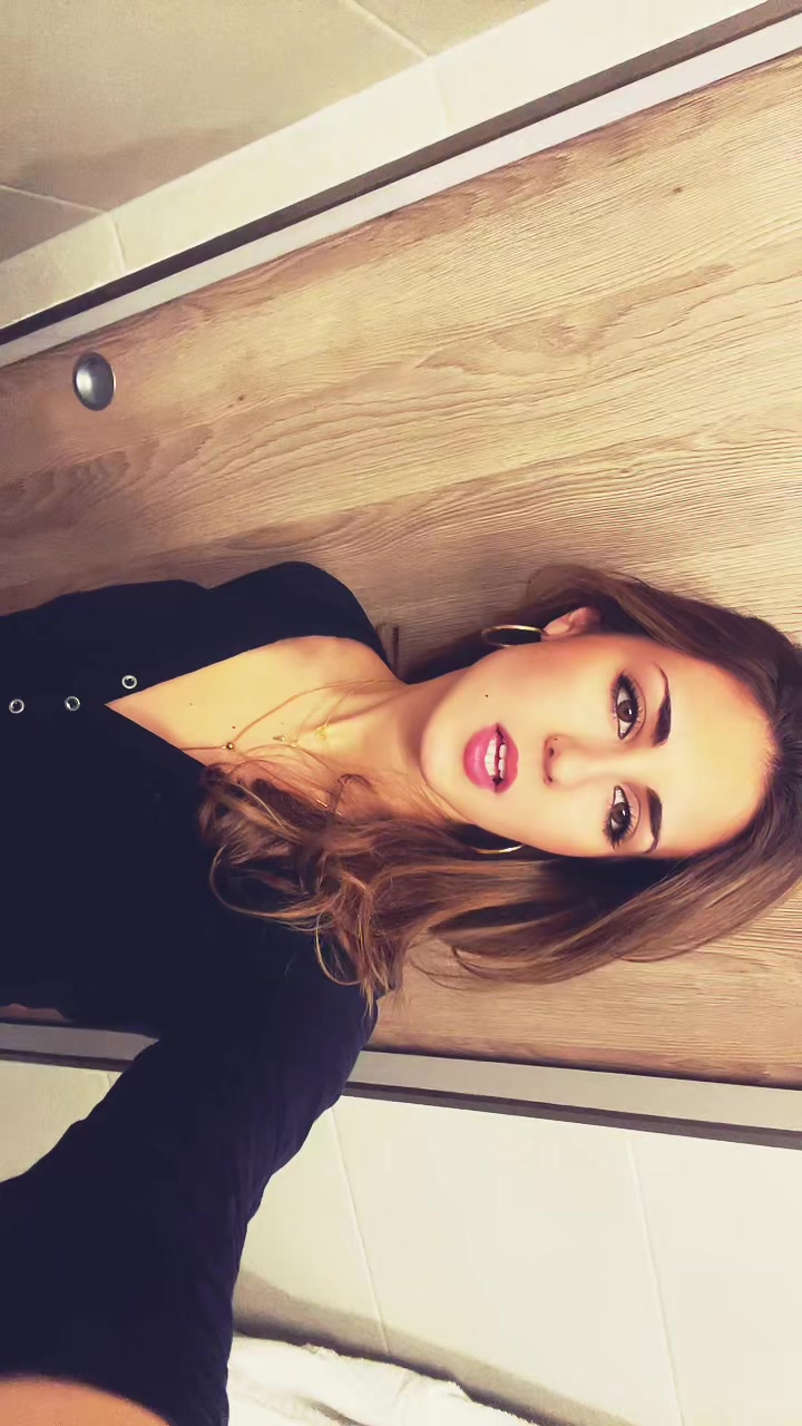 @Helenn