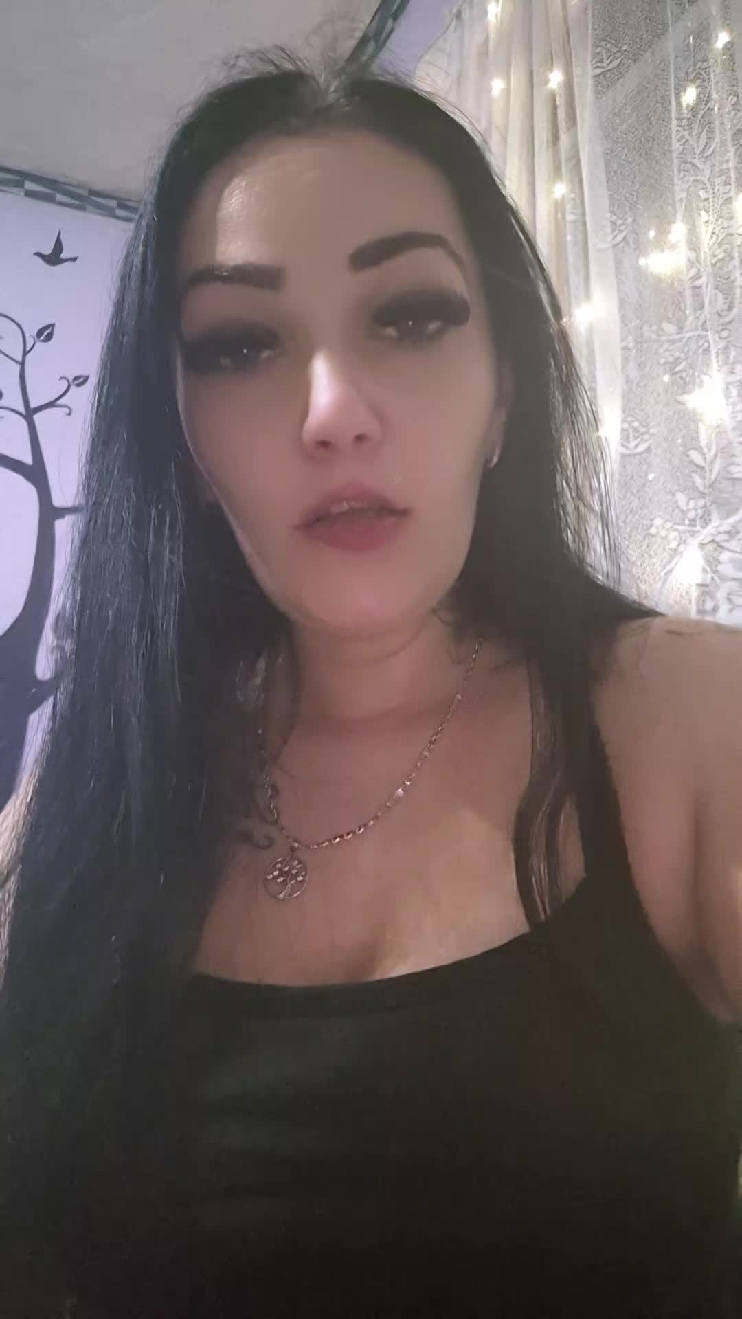 @Mónika
