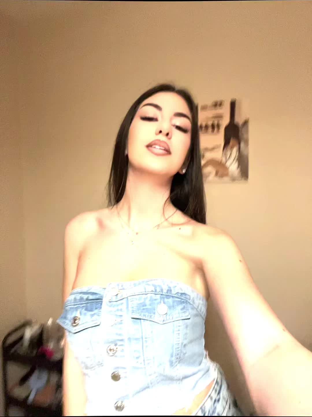 @🤟🏻