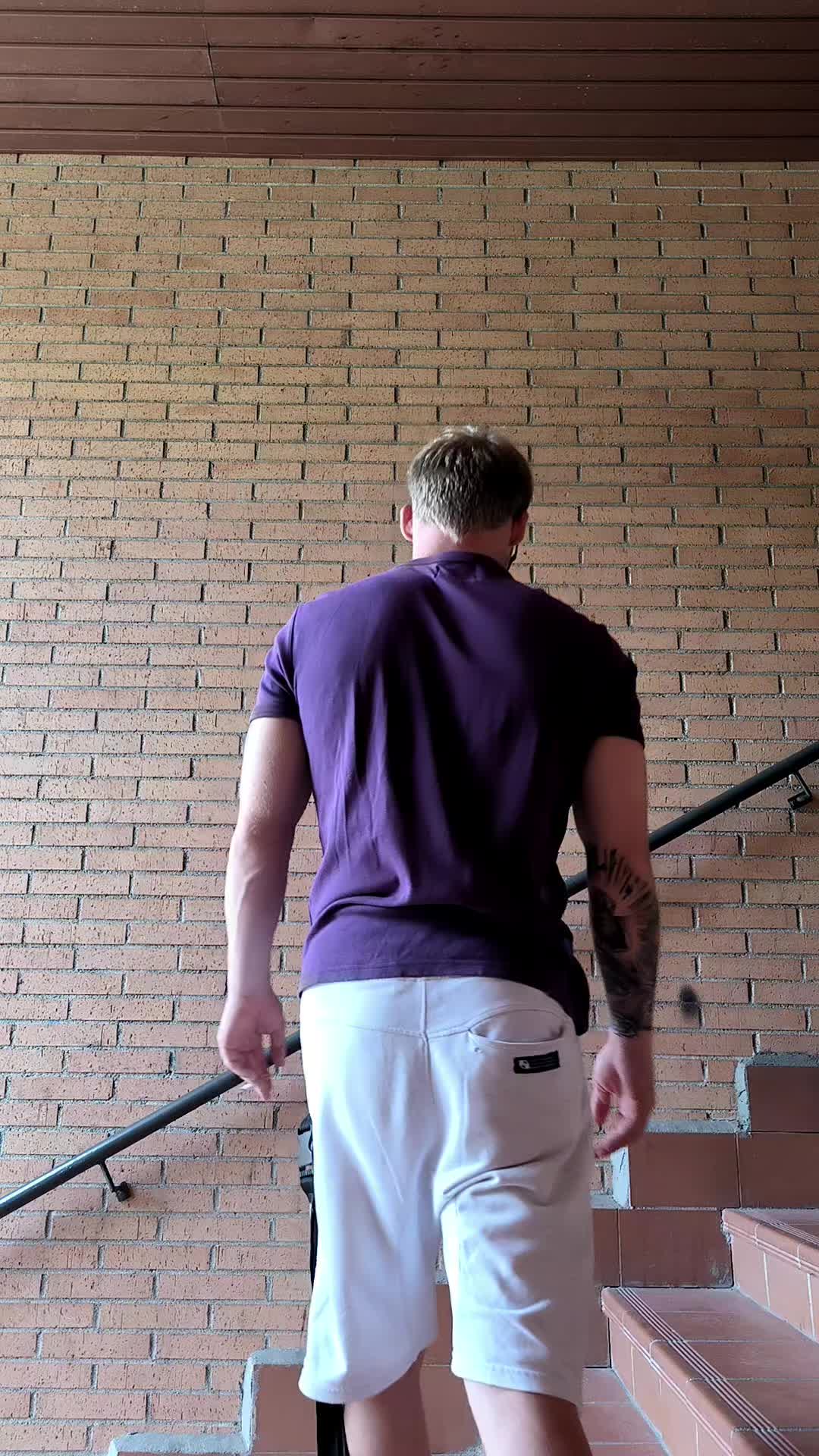 @AleeeX