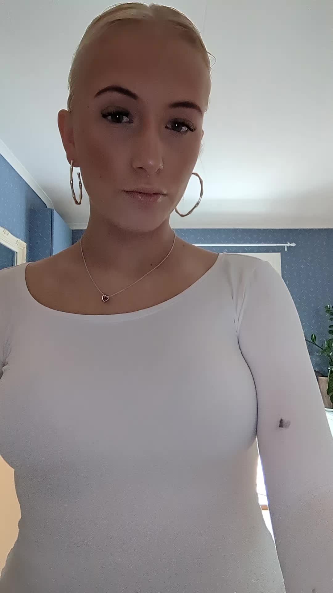 @Felicia🦢🍒
