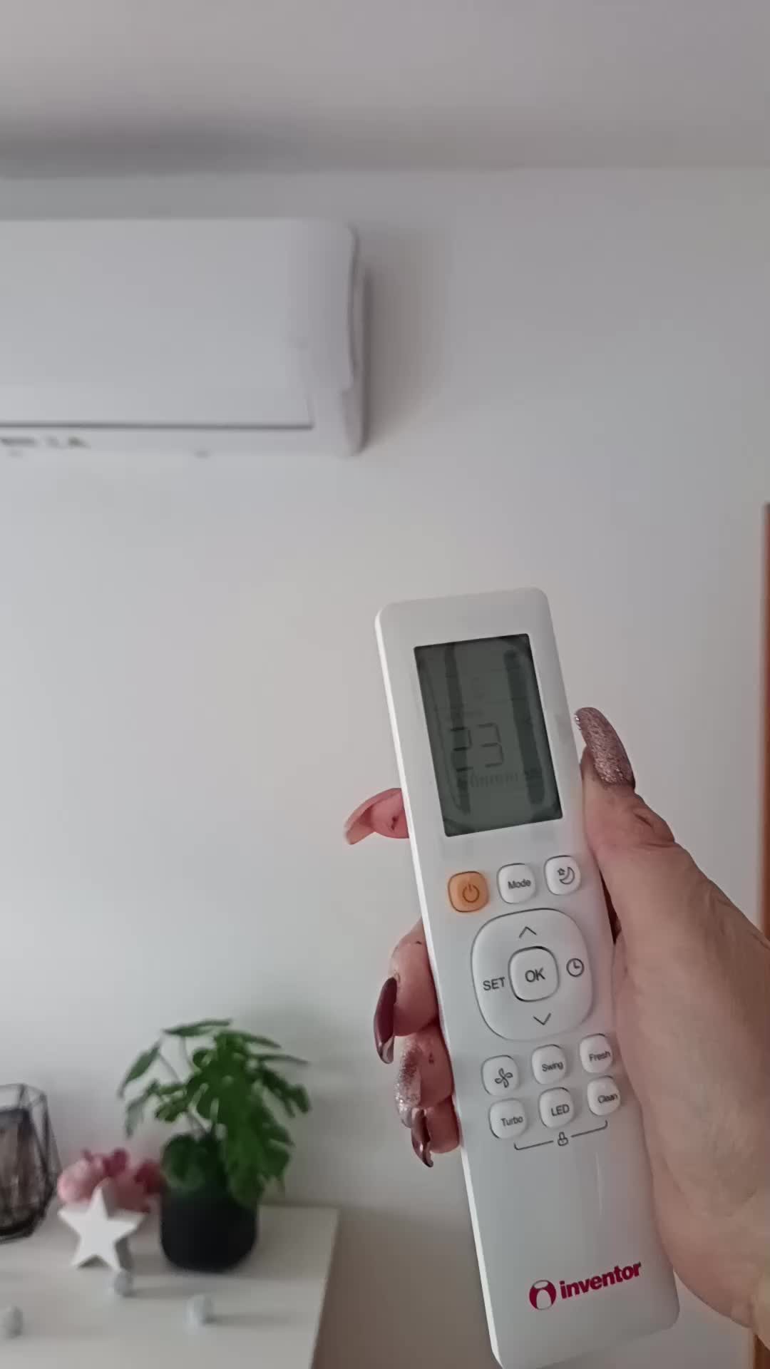 @ᛏᚢᚱᚨ᛫ᚱᛖᛁᚾᚺᚨᚱᛞᛏ᛫