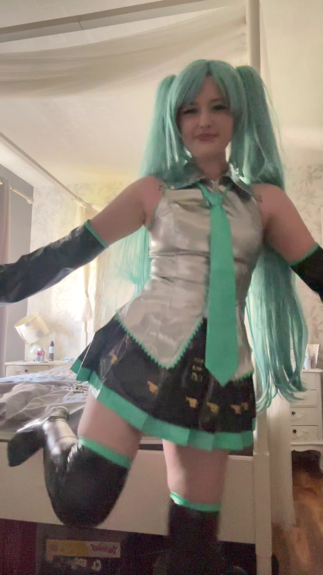 @moonvuuu =^^=