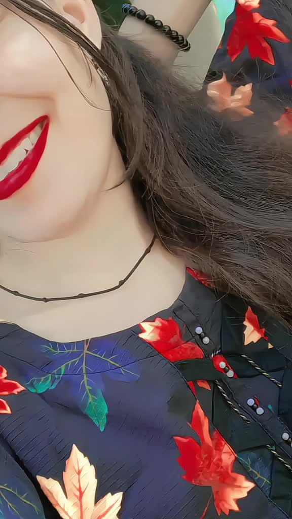 @༺ 🍁𝑬𝒚𝒆𝒔 𝒒𝒖𝒆𝒆𝒏🍁 ༻