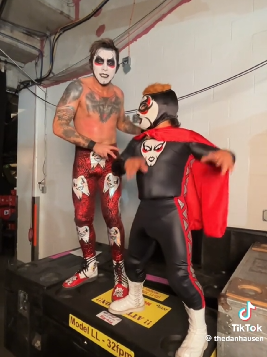 @Ultimate Wrestling Fan Warrior