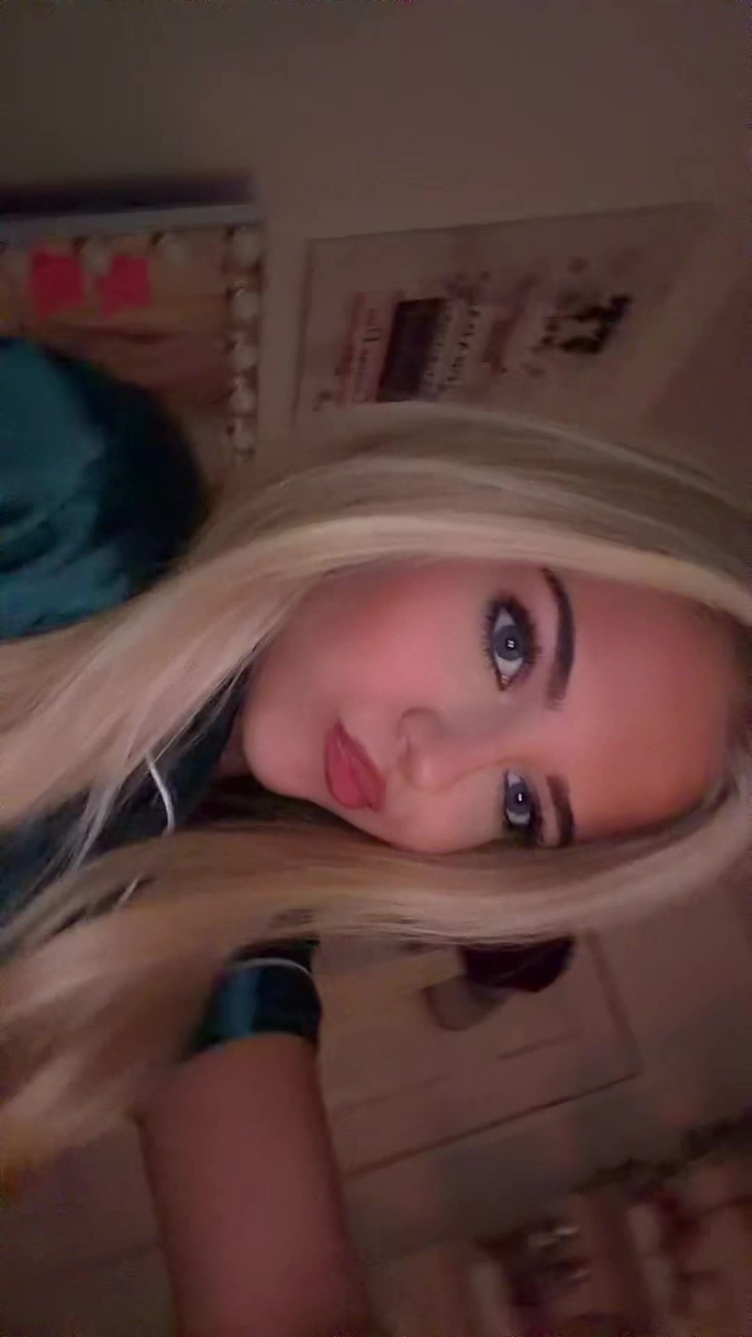@˙˚𝑐ℎ𝑙𝑜𝑒́🦢˚˙