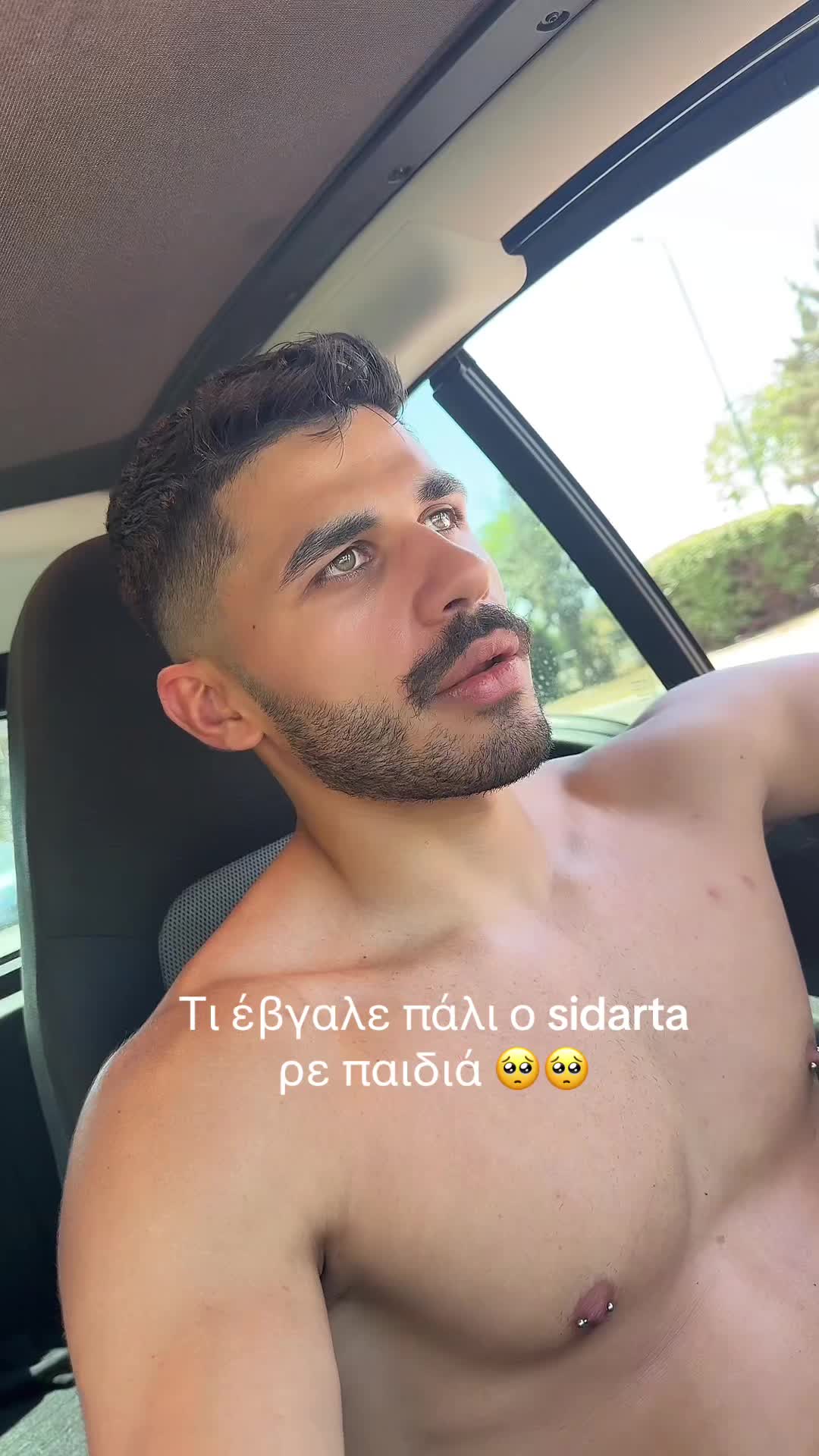 @nikosgiann_