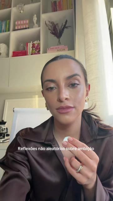 @Dra Julia Vasconcellos