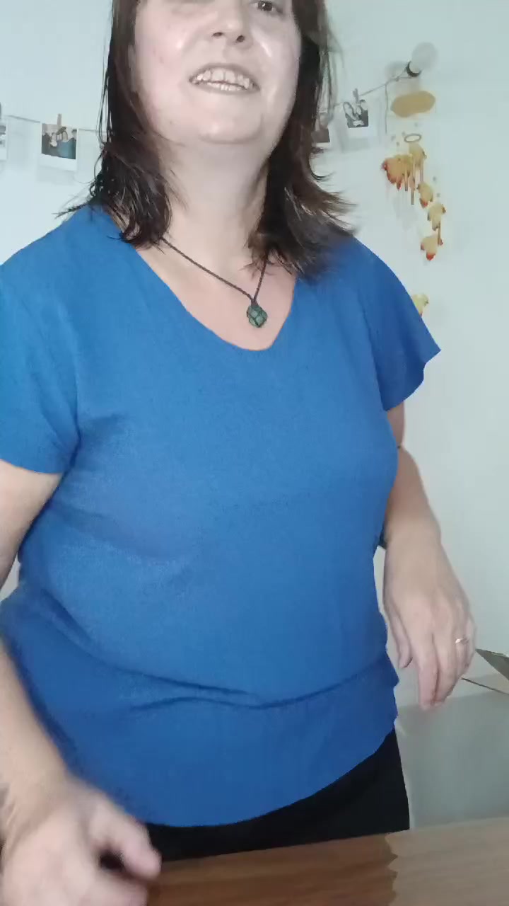 @Anii🥳