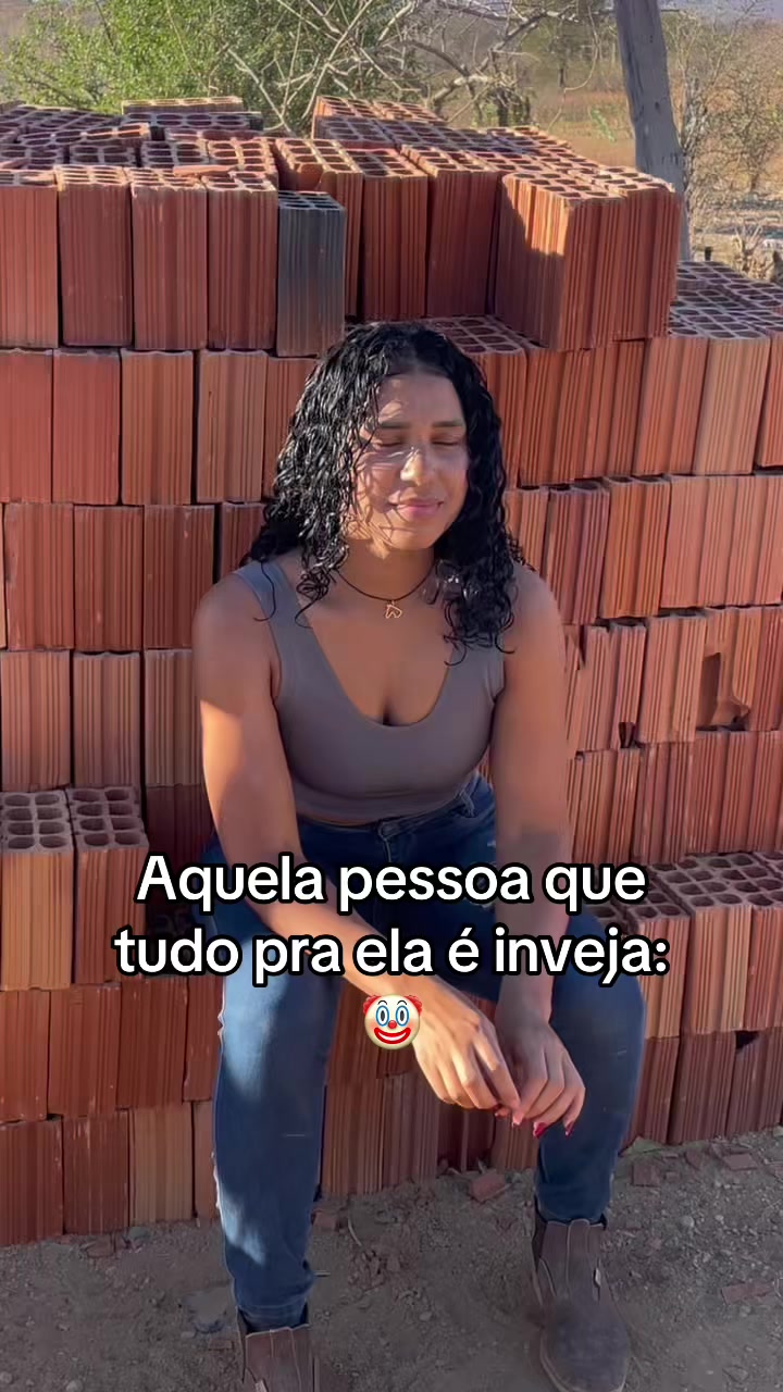 @monicadejatoba