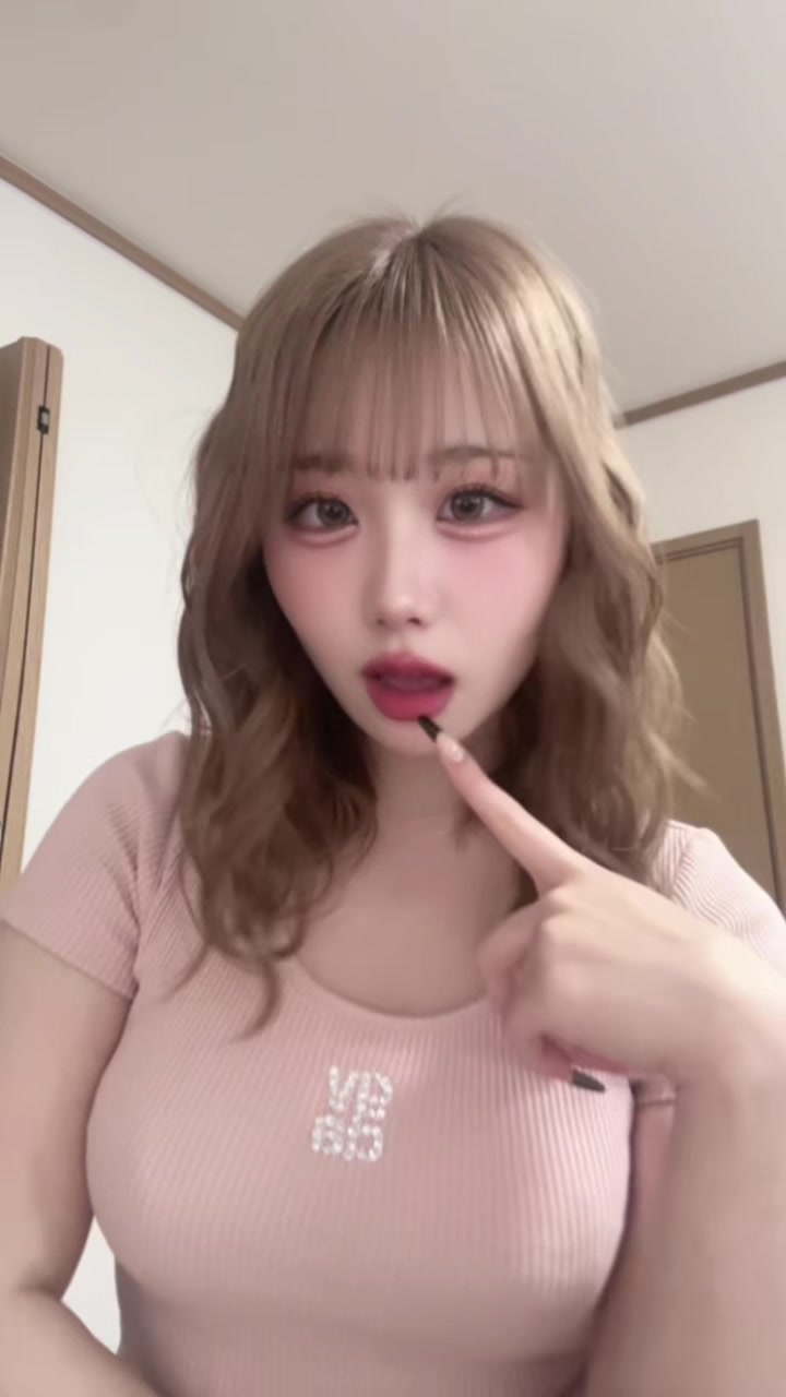 @にこ