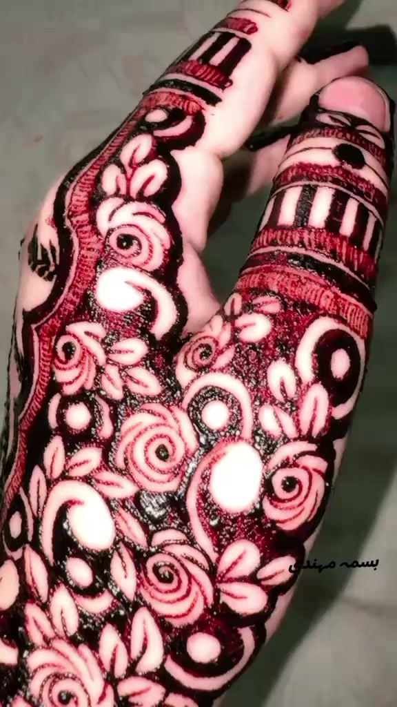 @مہندی آرٹسٹ💅🏻🦢🌸