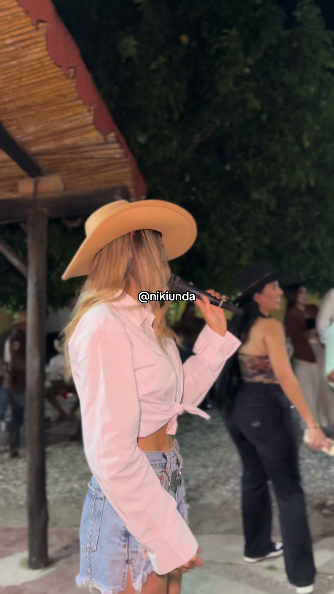 @Niki Unda🎤