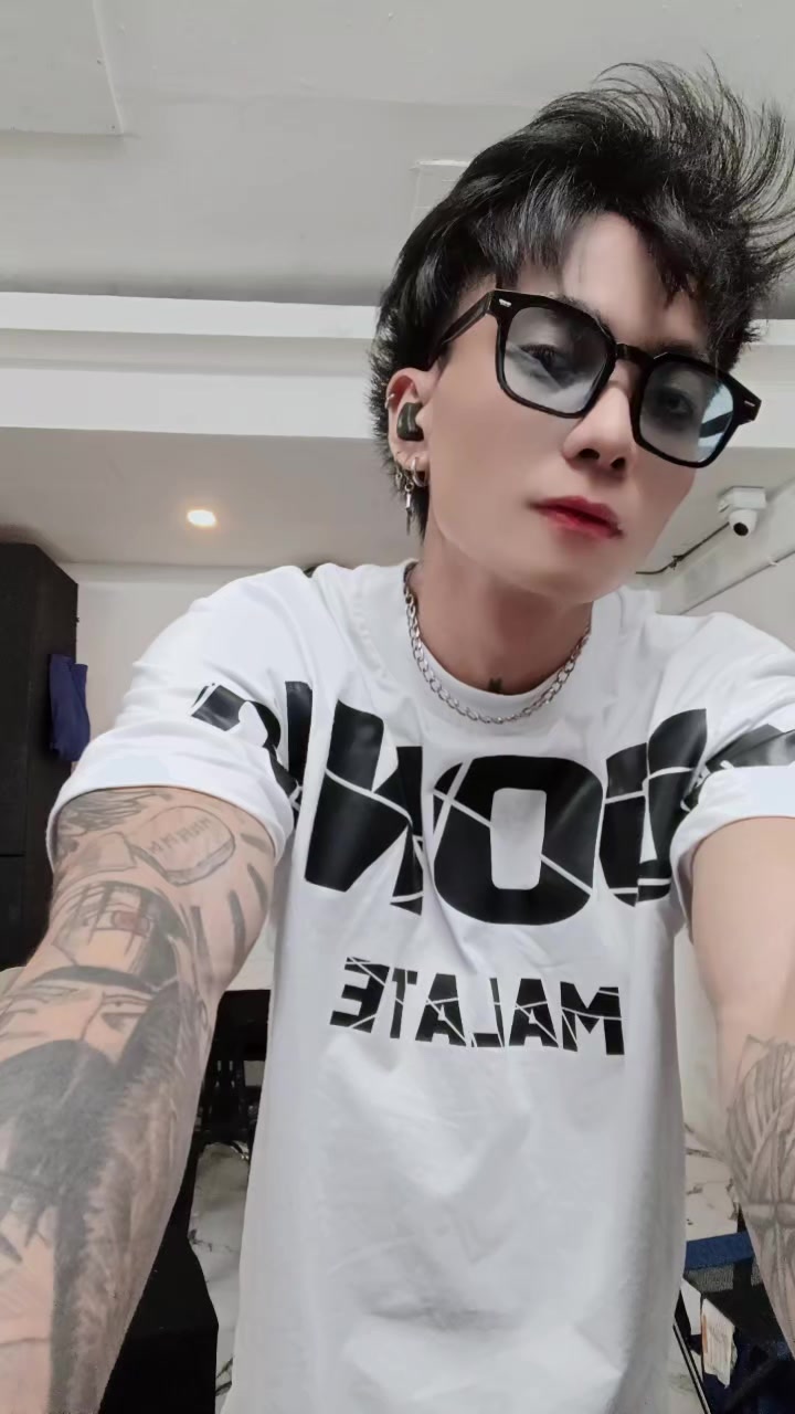 @Hero "B L V C K" Kenjie 📹🔱🖤